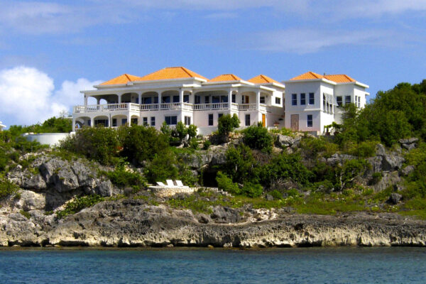 East Shoal Bay Villa on the Cliffs